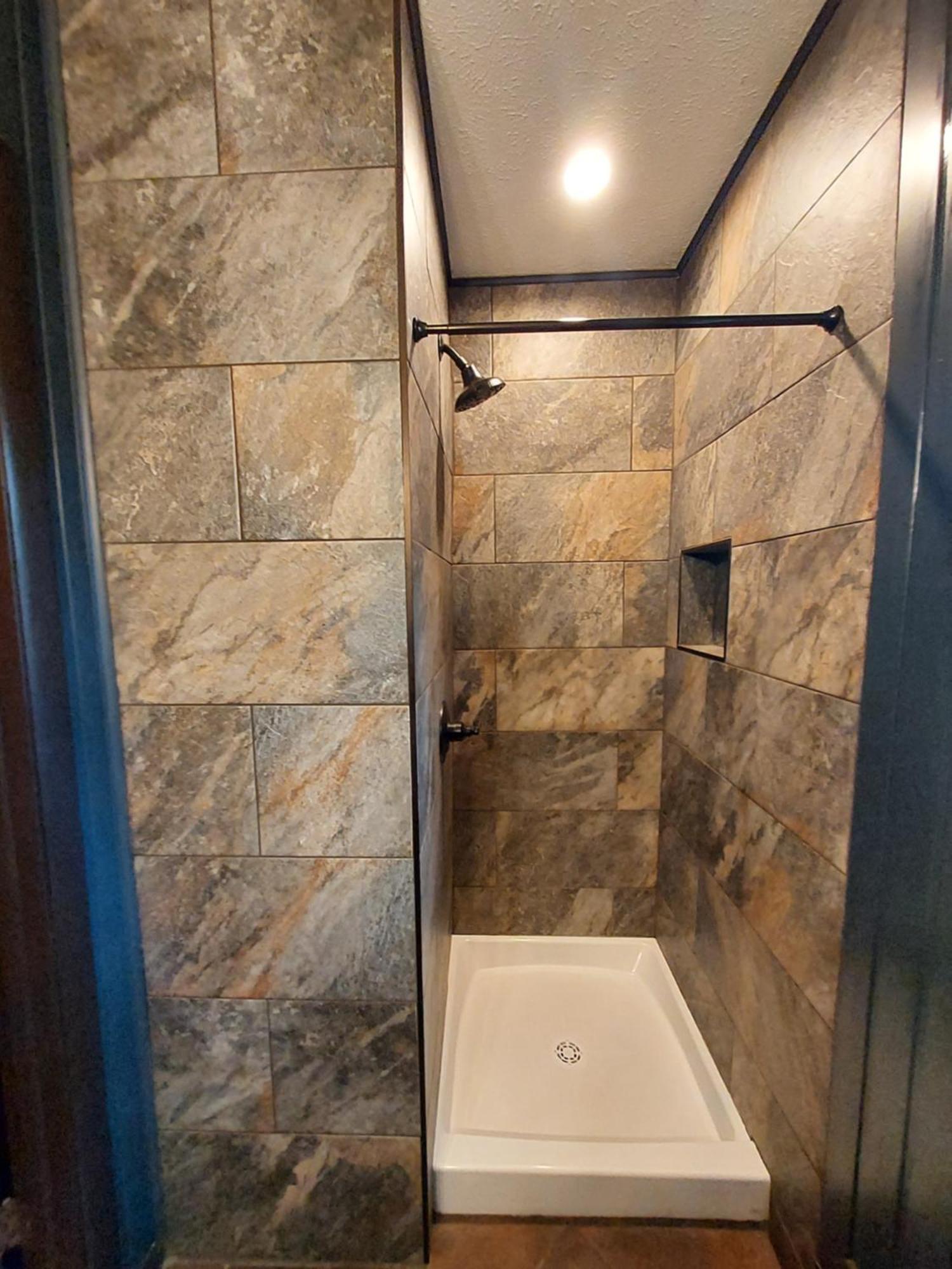 Chalet Renovated Near Casino, Camelback , Kalahari 4Bdrms Firepit Hot Tub Game Room Tobyhanna Exterior photo
